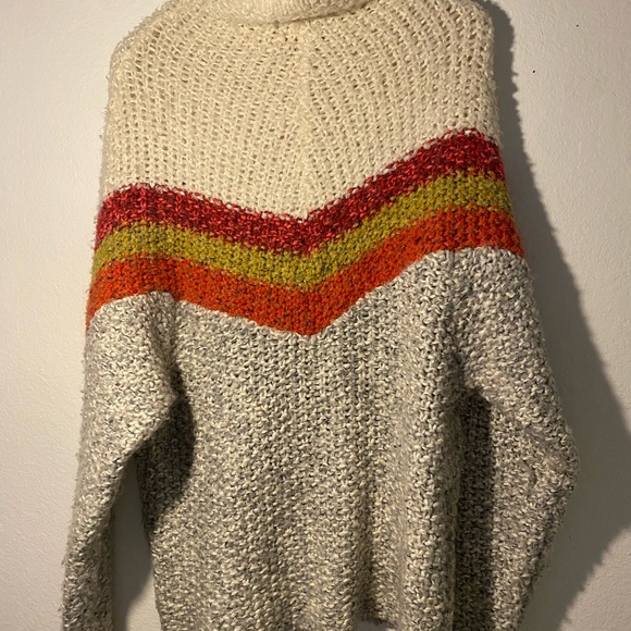 Free People Women’s Turn Around Tunic Mock Neck Chevron Chunky Sweater Size XS - Picture 4 of 4